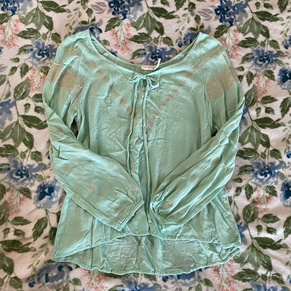 ⭐️❣️SALE 2/$18 OR 3/$27❣️⭐️ Blu pepper long sleeve blouse